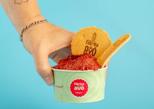Gelados caseiros e colher comestível. Há uma nova gelataria em Cabanas de Tavira que pode fazer frente à famosa Delizia