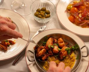 Nº6. O novo restaurante de Santos com comida tradicional portuguesa que é conservador, mas versátil. Saiba o que pode comer