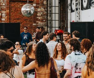 Prepare-se para uma festa no LX Factory com boa música e artistas nacionais. Saiba quando acontece