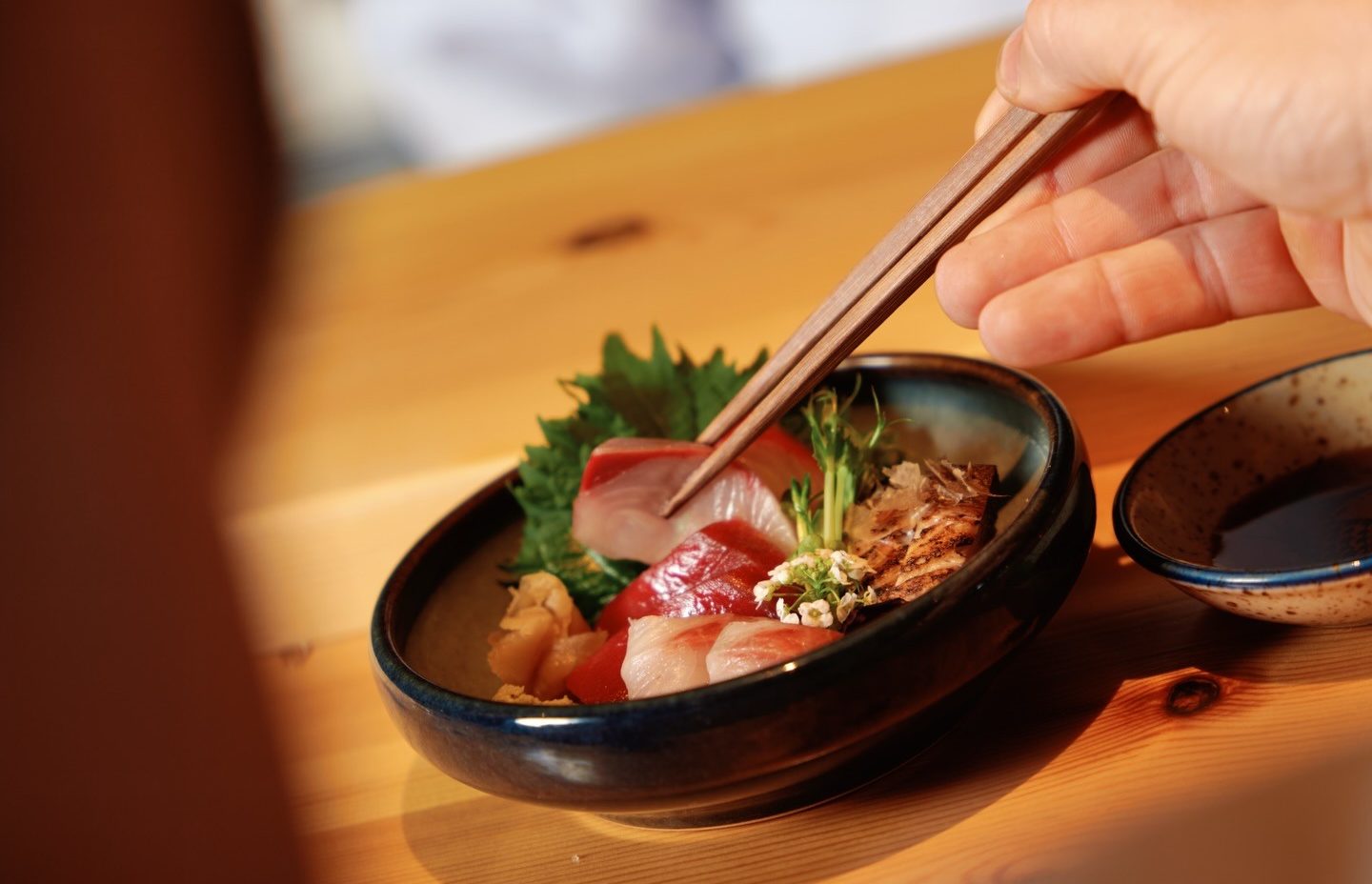 Esqueça o menu. Neste restaurante, o chef é que decide que o vai comer. Arrisca ir ao Ueno Omakase?