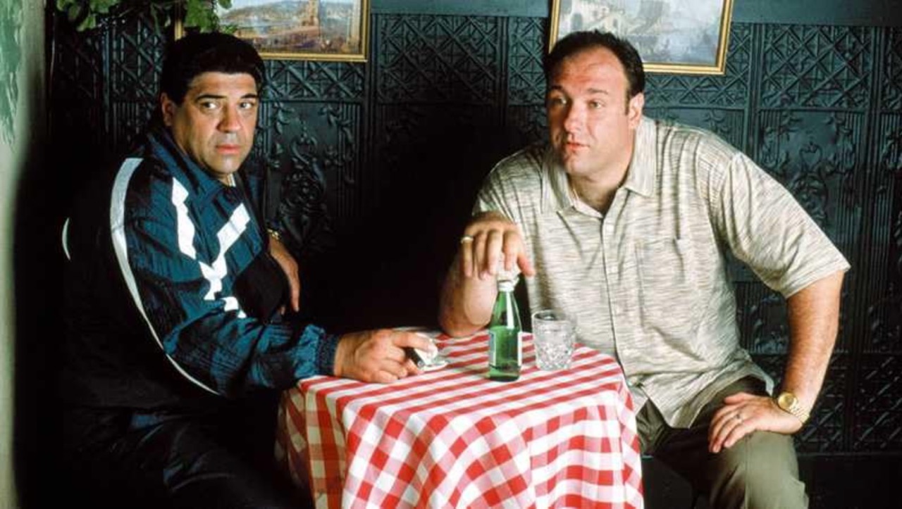 Vincent Pastore, icónico ator de “Os Sopranos”, morreu aos 80 anos. Recorde 6 produções de sucesso do artista