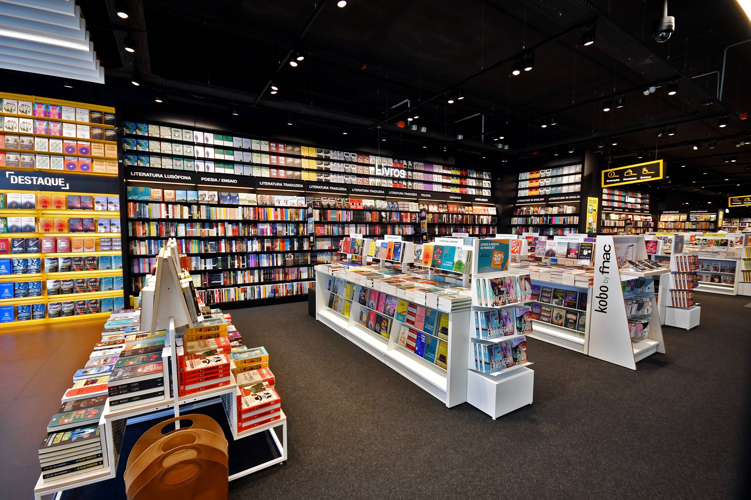 FNAC abre loja no norte do País. Pode comprar bilhetes para os seus espetáculos favoritos e levar o computador ao “hospital”