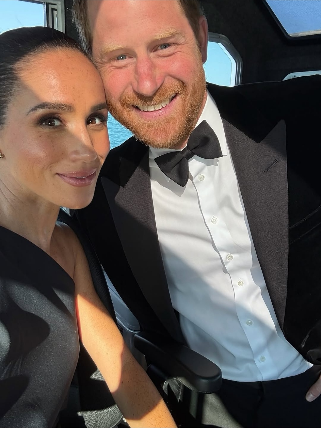 Sem funções oficiais nem tratados por Sua Alteza. Rei Carlos III implacável com Harry e Meghan Markle no regresso ao Reino Unido