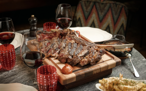 A Sala de Corte é a 50.ª melhor steakhouse da Europa e a única portuguesa no ranking. Saiba o que pode comer por lá