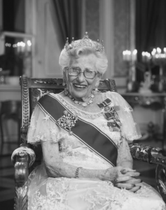 Princesa Astrid da Noruega morre apenas 2 dias depois do funeral do irmão. Harald V morreu no fim de agosto