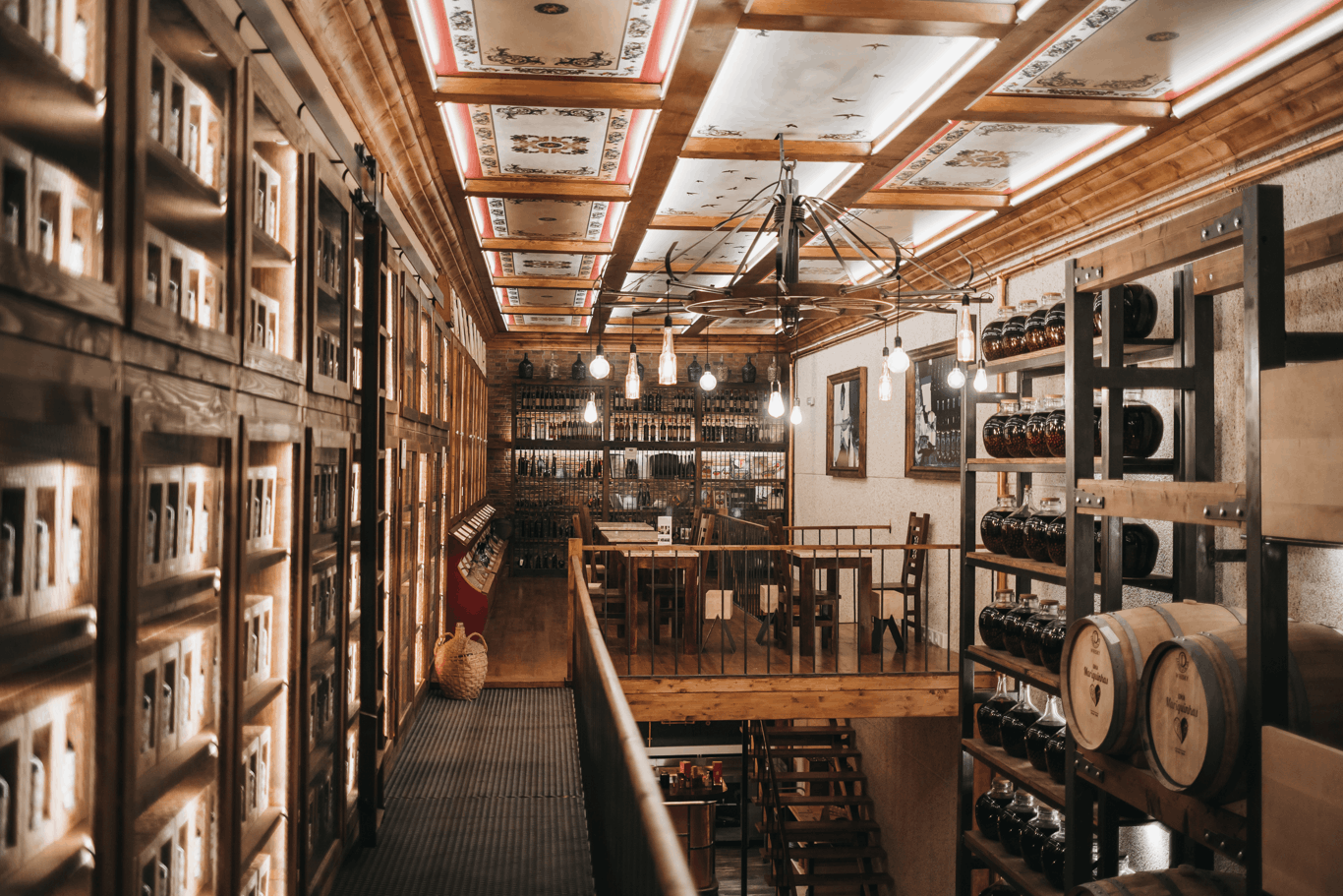 Ginja Mariquinhas abre nova loja no centro histórico de Sintra. Há trufas, cocktails e edições especiais para provar