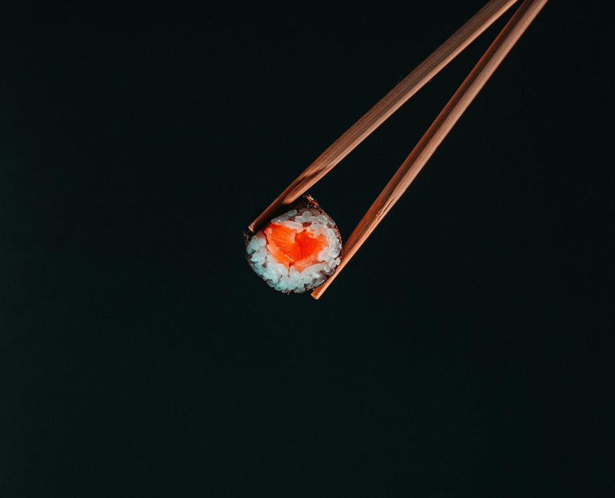As primeiras sextas-feiras do mês pedem sushi, cocktails e DJ set. Saiba quanto tem de pagar