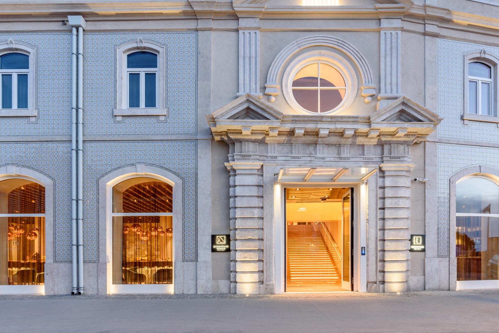 Há um hotel de 5 estrelas em Lisboa onde pode dormir entre vestígios com mais de 2 mil anos