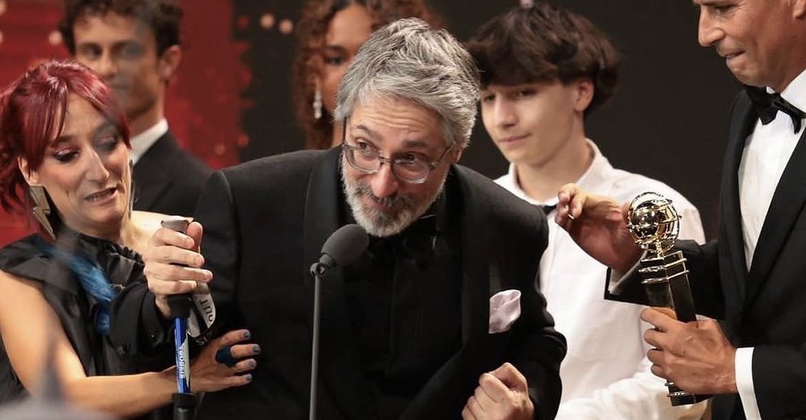 Nuno Markl vence Globo de Ouro. “Estou vivo, e devo-o a uma legião de gente a quem dedico este Globo”. Espreite todos os vencedores