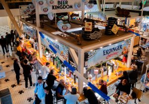 Cerveja, schnitzel e strudel. O Oktoberfest está de volta ao Mercado Bom Sucesso e até pode personalizar canecas