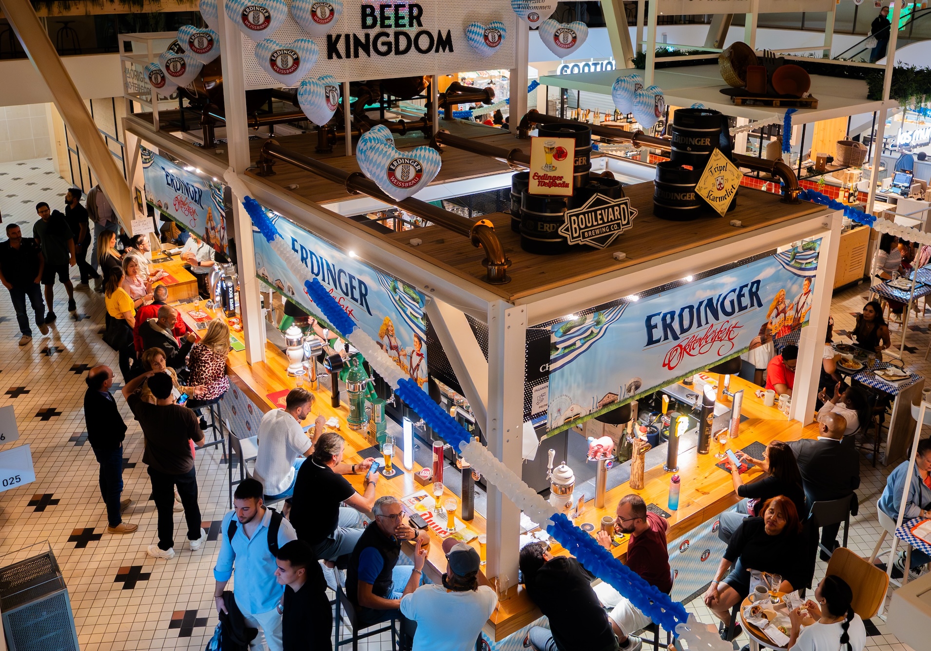 Cerveja, schnitzel e strudel. O Oktoberfest está de volta ao Mercado Bom Sucesso e até pode personalizar canecas