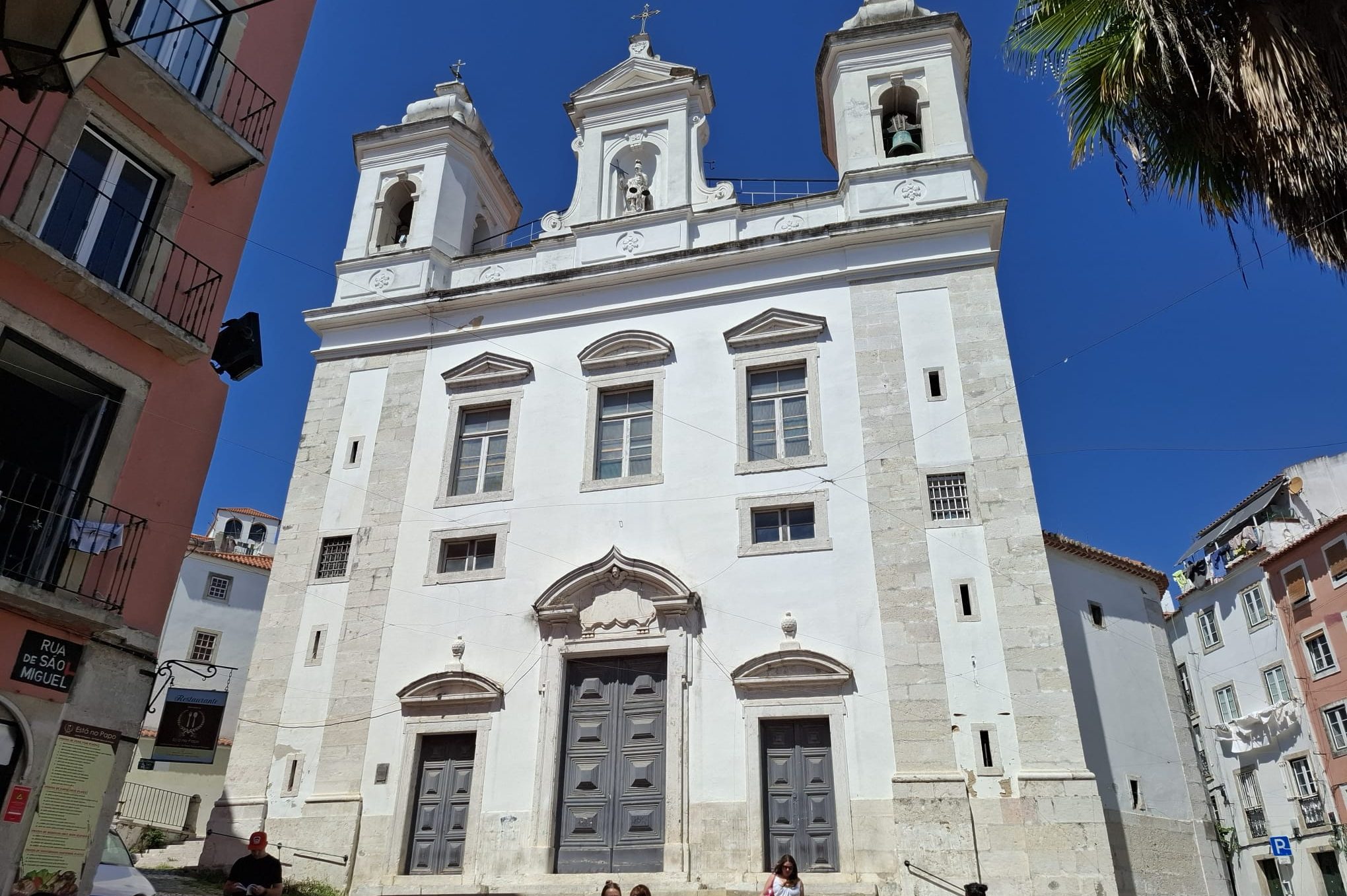 Igreja de São Miguel passa a abrir todos os dias. Saiba porquê e o que pode visitar