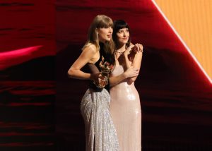 Madonna dominou, Taylor Swift fez história e os Nirvana reuniram-se. 6 momentos marcantes da cerimónia dos VMAs