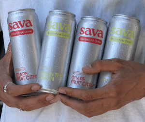 Sava. A nova bebida portuguesa tem eletrólitos, pouco açúcar e promete mudar a sua rotina de hidratação. Porquê?