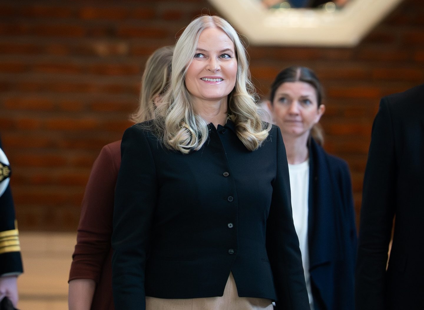 Rainha Mette-Marit internada de urgência no dia da tomada de posse de Haakon VIII. Saiba o que se passou