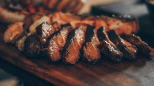 Insólito. Roubaram picanha duas vezes no mesmo hipermercado. Agora, vão cumprir um ano de prisão