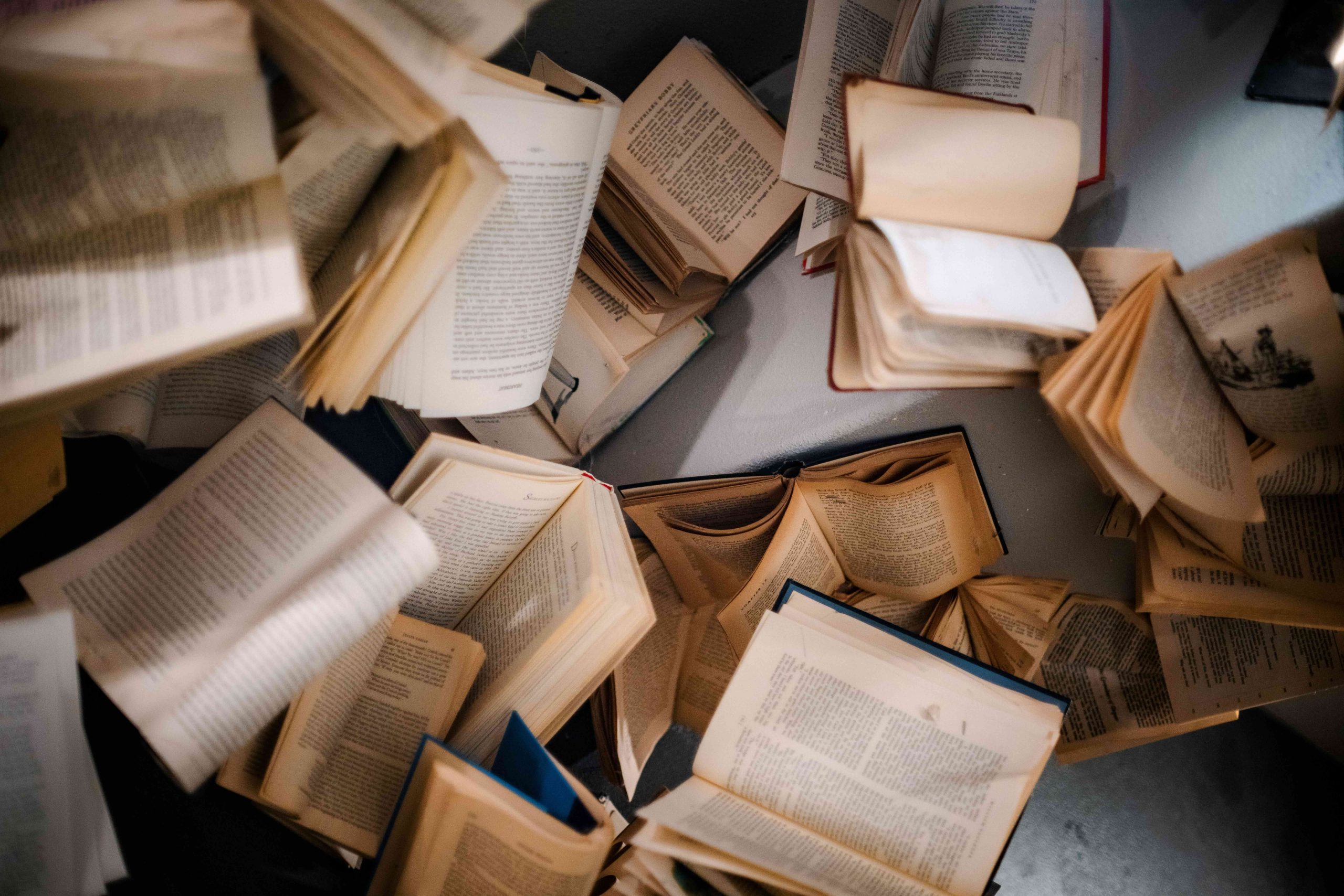 O fim do verão traz a nostalgia dos romances de época. 10 livros para pôr a leitura em dia