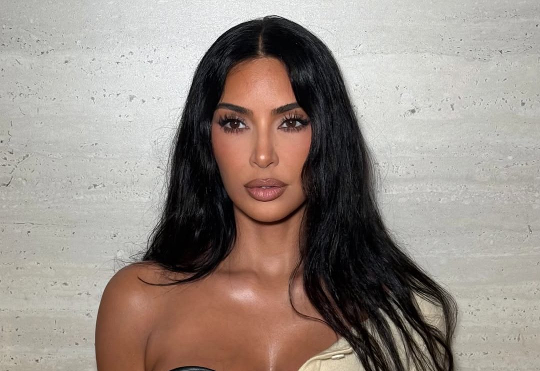 10 anos depois, Kim Kardashian recebe indemnização simbólica de um euro por assalto violento em Paris