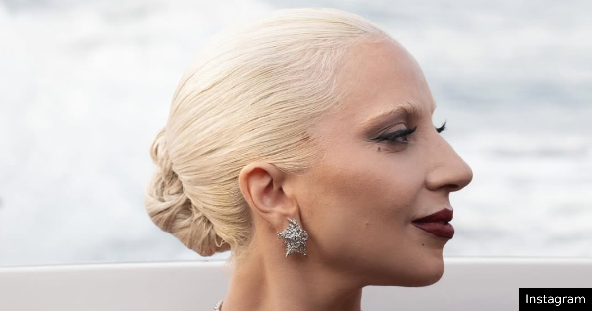 Lady Gaga foi mãe em segredo. Cantora aparece pela primeira vez com o bebé ao colo