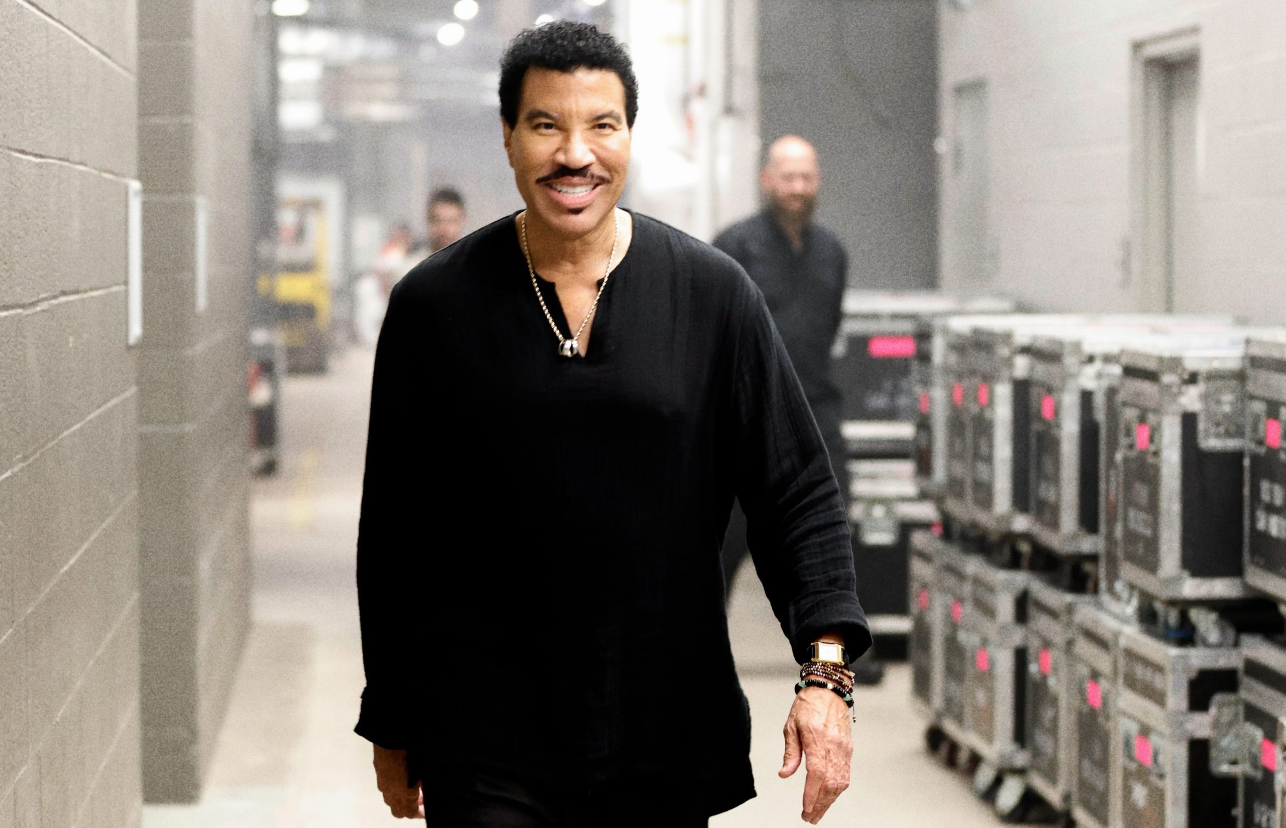Com 77 anos, Lionel Richie internado de urgência no hospital após concerto