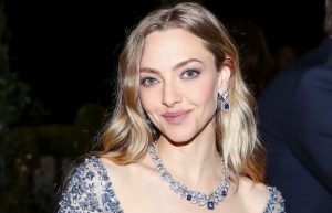 Amanda Seyfried está solteira. Atriz sai do clube das casadas após 9 anos de relação. Saiba tudo