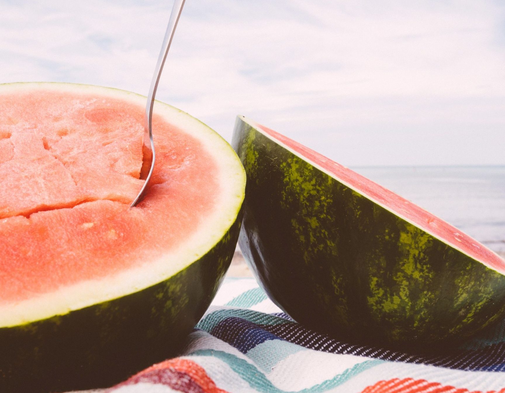 Descubra a tendência do TikTok que ensina a fazer gelados com apenas 2 ingredientes (até porque está um calor dos diabos)