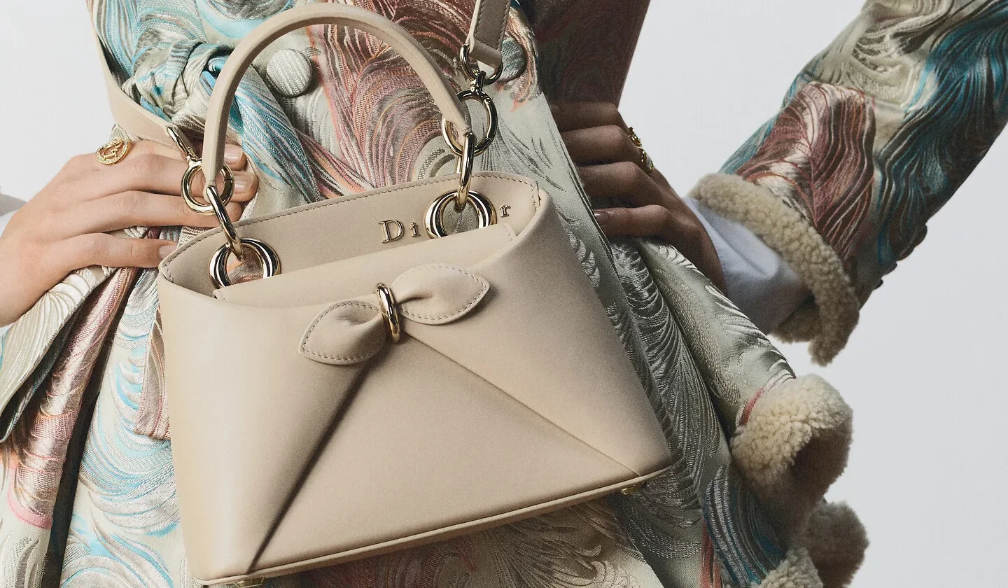 Dior encolhe um dos modelos favoritos das celebridades. A nova Cigale é pequena no tamanho, mas gigante em elegância