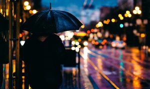 Céu nublado, aguaceiros e trovoada. Saiba como vai estar o tempo neste fim de semana prolongado