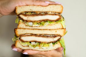 Mori Sando~wich. Este novo spot junta os dois cantos do mundo entre fatias de pão (e há sandes desde 9,90€)