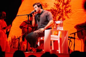 Não conseguiu ver Luís Trigacheiro no Coliseu? Agora pode assistir ao concerto sem sair de casa (e sem pagar)