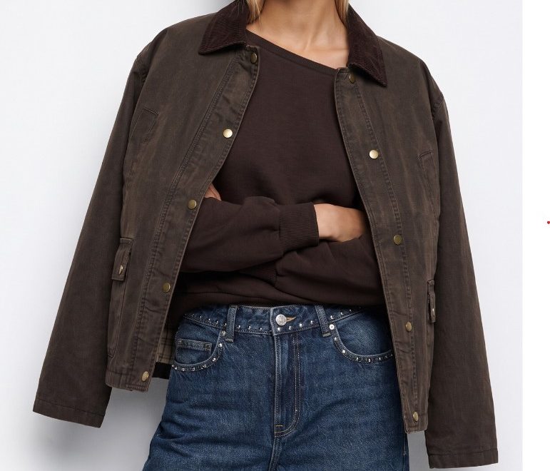 Somos fãs destas 15 peças em castanho e bordô que vão dar ainda mais estilo aos looks de outono. Veja as opções a partir de 14,99€