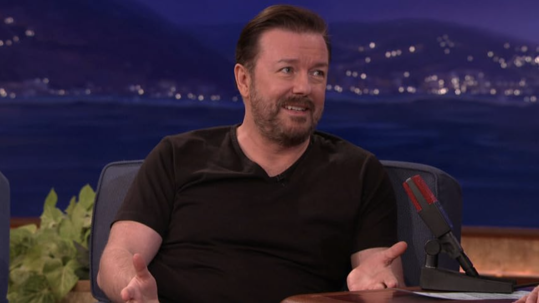 Ricky Gervais regressa a Lisboa já em 2027 com “Legend”, o novo espetáculo de stand-up. Saiba quando comprar os bilhetes