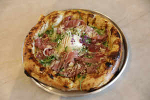 De Paris a Lisboa. A La Bonne Pizza é a nova pizzaria napolitana em Alvalade (e até tem tiramisù de Biscoff)