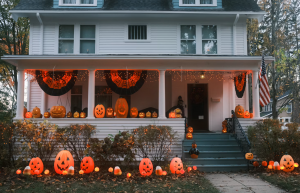 Somos fãs destas 12 peças de decoração para dar um toque assustador à casa neste Halloween. Veja as opções a partir de 2,50€