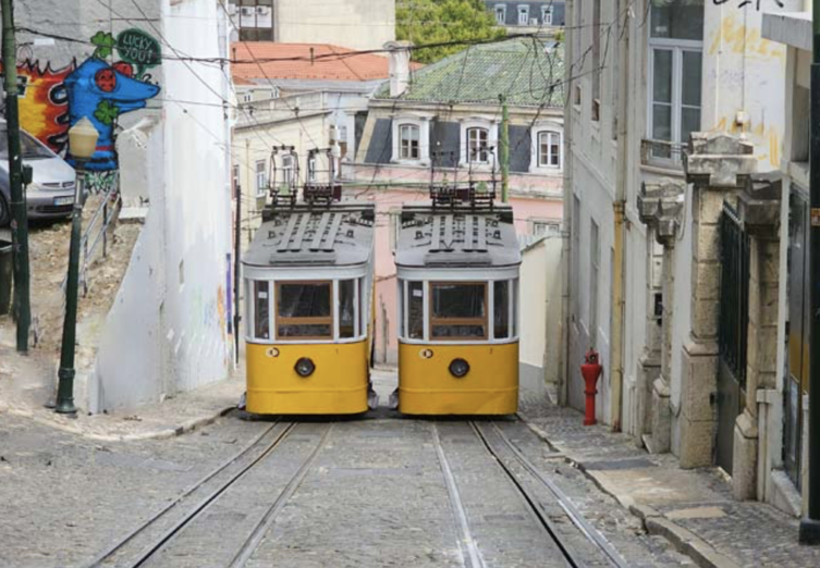 Elevador da Glória. Seguradora diz que não era “altamente confiável” e contesta indemnização de 125 mil euros a família portuguesa