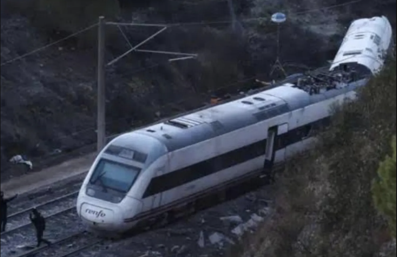 Choque entre comboios de alta velocidade faz 46 mortos. Acidente ferroviário pode ter sido causado por erro humano