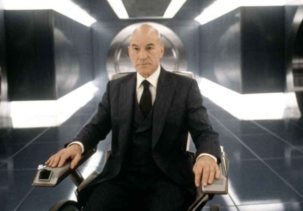 “Avengers: Doomsday” será o último filme do Professor X. Patrick Stewart morreu aos 86 anos. Recorde a carreira do ator