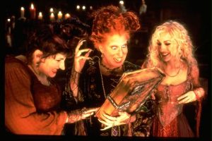 10 filmes clássicos e imperdíveis para uma maratona de Halloween no streaming — e sem sair do sofá