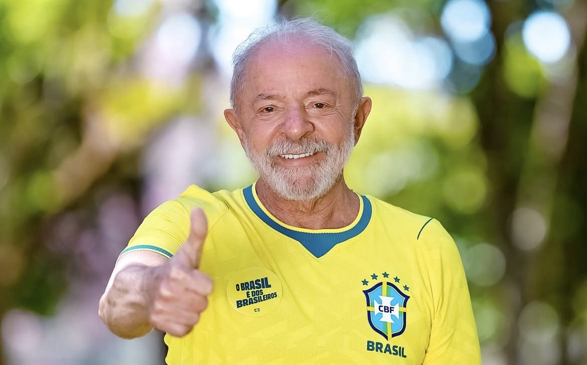 Lula vence no Brasil, mas Flávio Bolsonaro quer anular as eleições. O que está em causa?