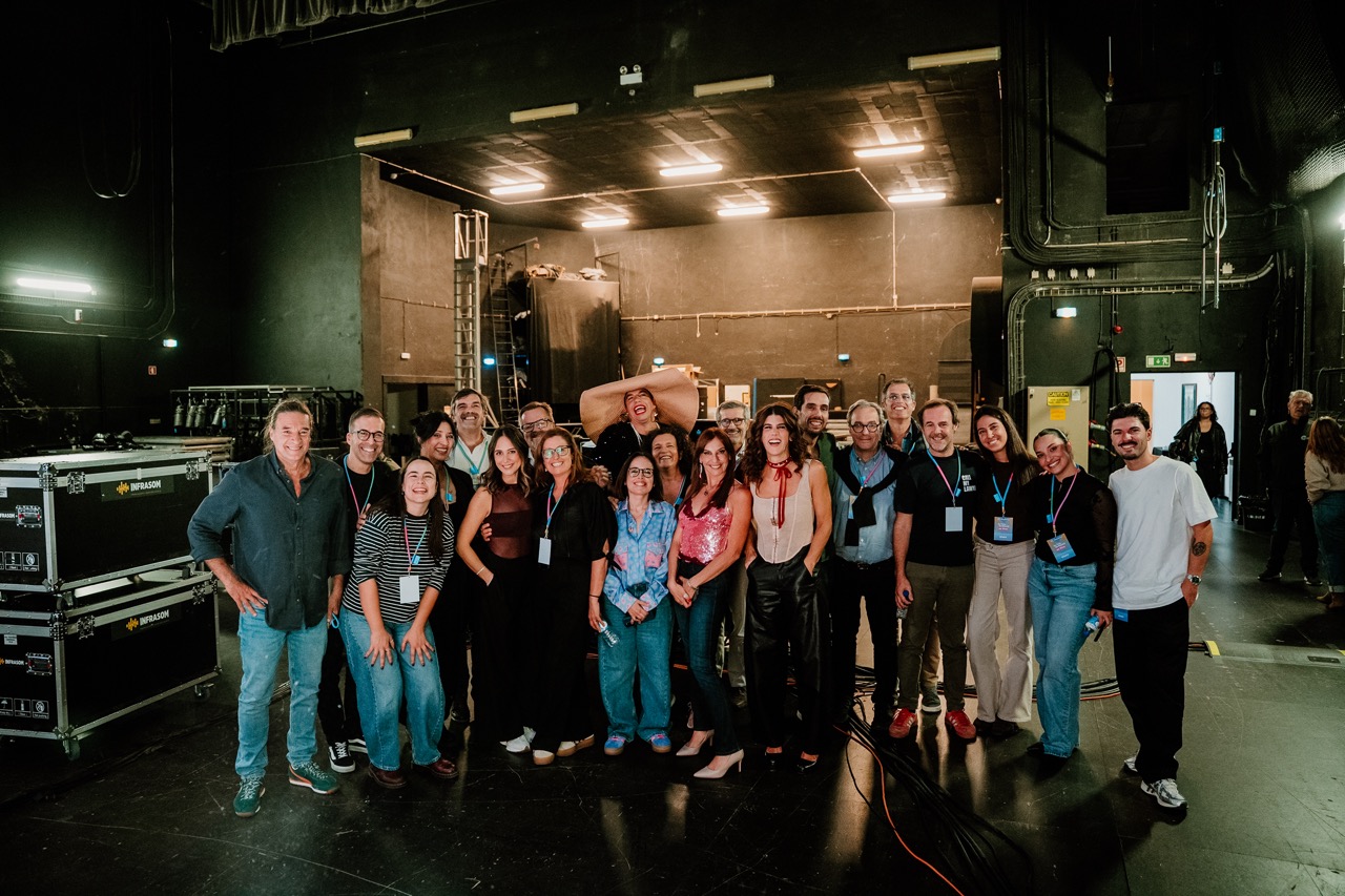 As Três da Manhã levaram a rádio para o palco e conquistaram o Coliseu. A MAGG esteve nos bastidores e conta-lhe tudo
