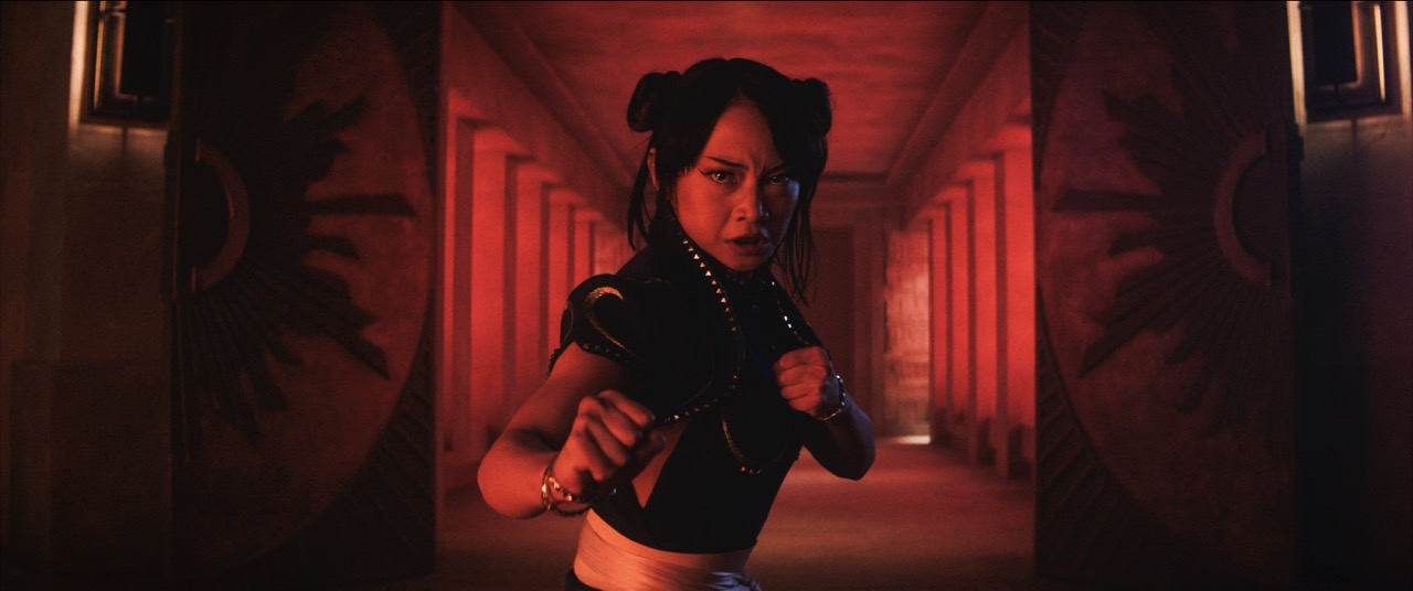 Callina Liang jogava “Street Fighter” a seguir às aulas. Agora, dá vida à icónica Chun-Li no novo filme. Leia a entrevista