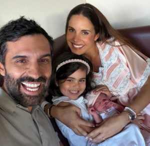 Catarina Gouveia já foi mãe pela segunda vez (e já sabemos o sexo do bebé). Espreite as fotos amorosas da família da influenciadora