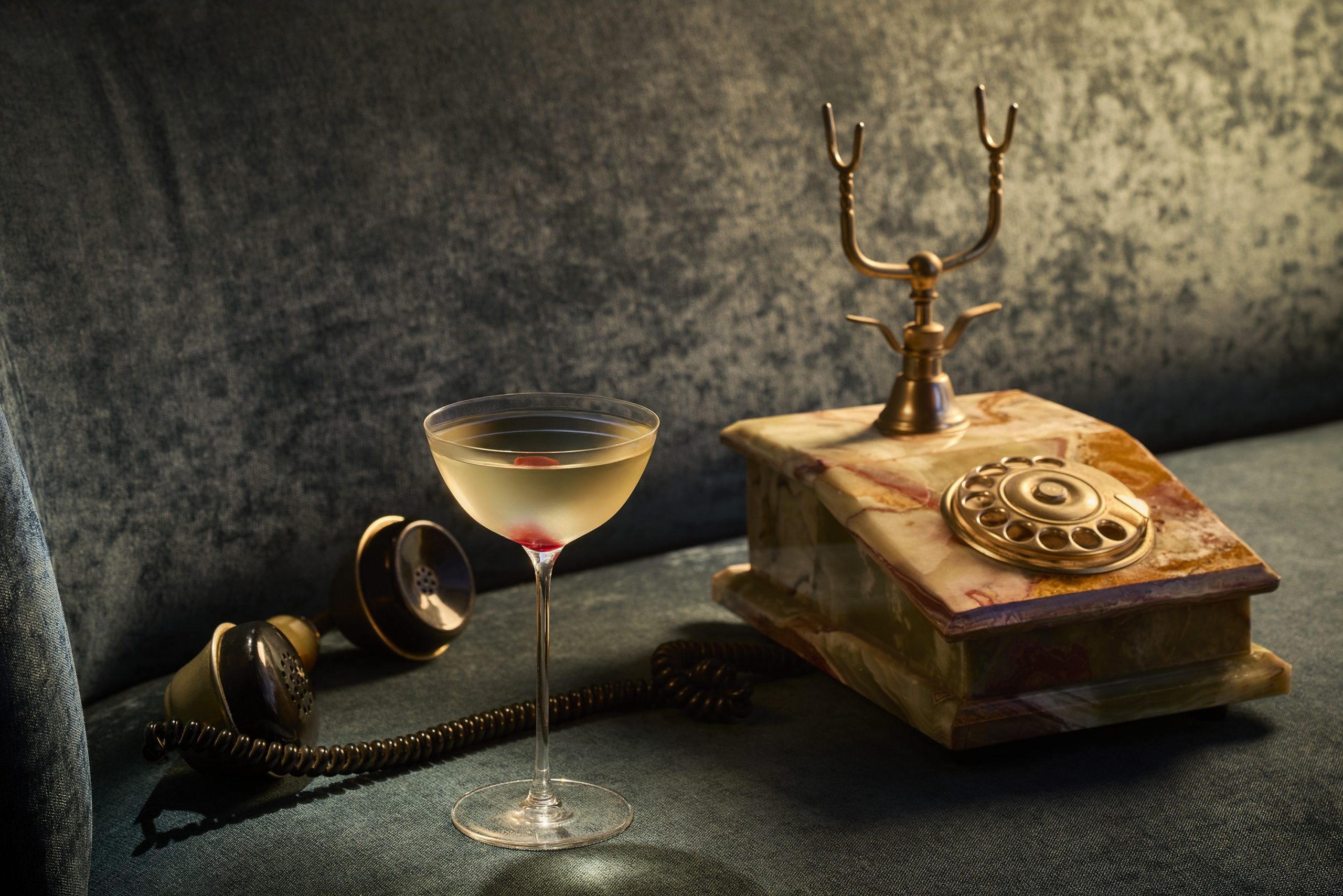 The Argo. Bar algarvio foi eleito como um dos melhores da Península Ibérica. Saiba quanto tem de gastar para beber um cocktail