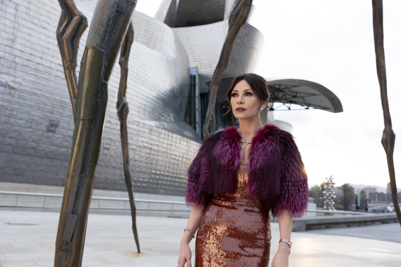 Catherine Zeta-Jones é uma ex-traficante perseguida por assassinos em nova série da HBO Max. Conheça “Kill Jackie”