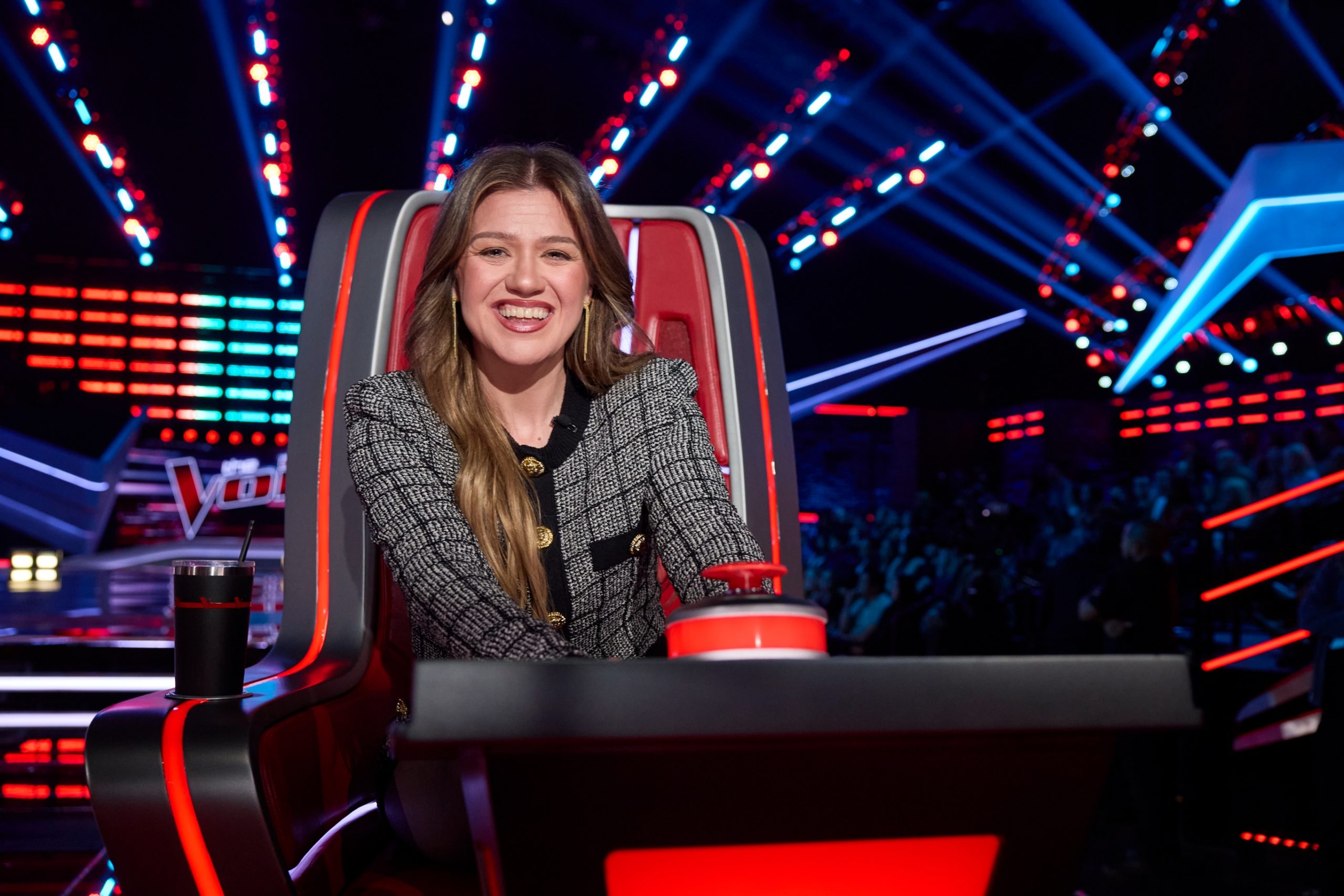 Kelly Clarkson reclama de a terem tratado como se não tivesse dinheiro numa loja. “Perdeste uma venda”