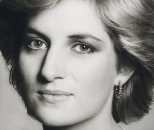 Princesa Diana saía às escondidas para doar dinheiro a prostitutas, diz antigo secretário de imprensa da família real