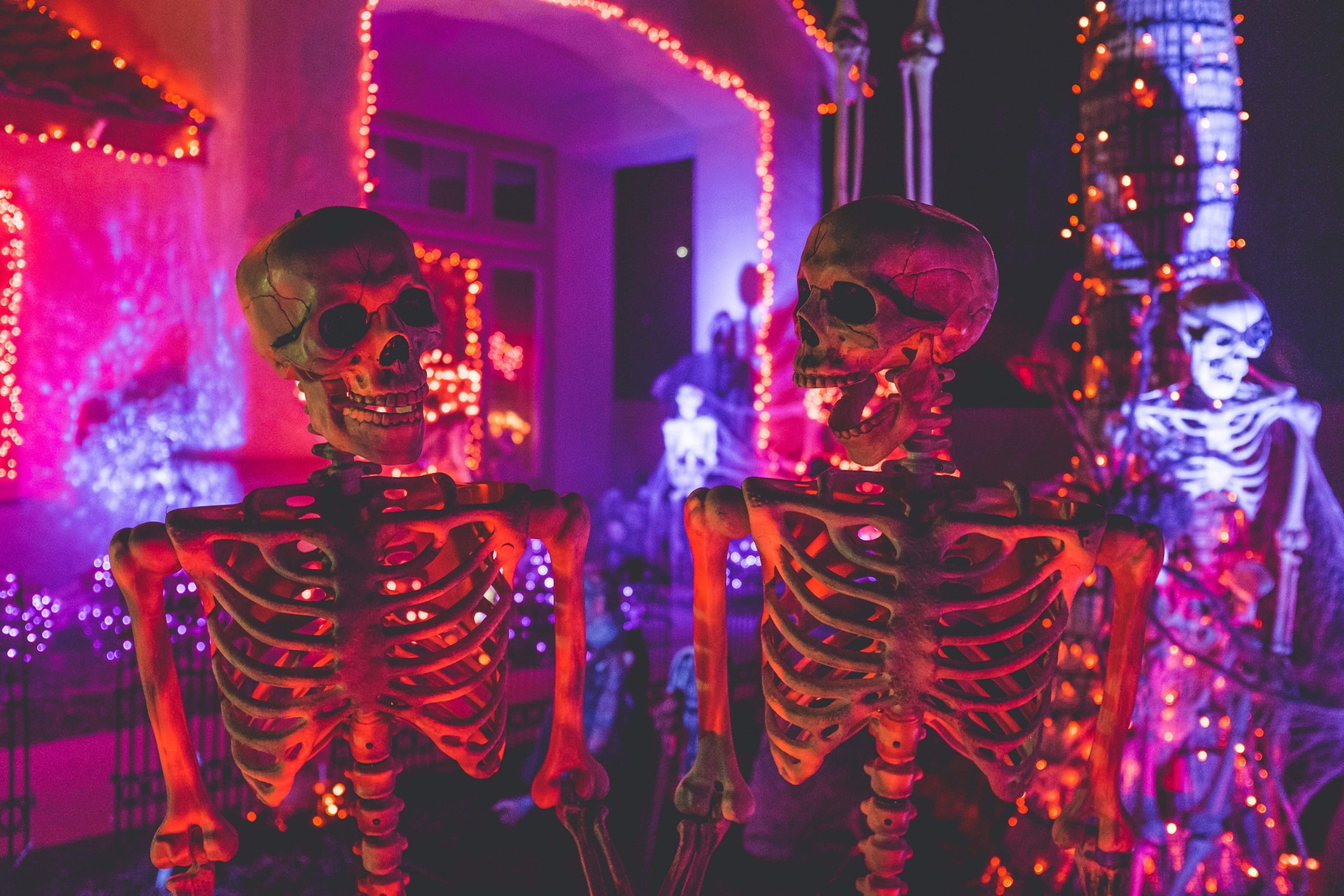 Gritos, “escapes rooms” e festas temáticas. 7 programas para celebrar o Halloween