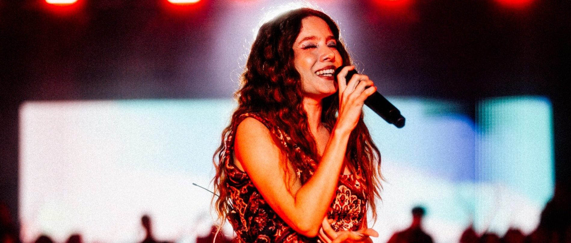 Bárbara Tinoco já é uma mulher casada. Veja as fotos da boda da cantora