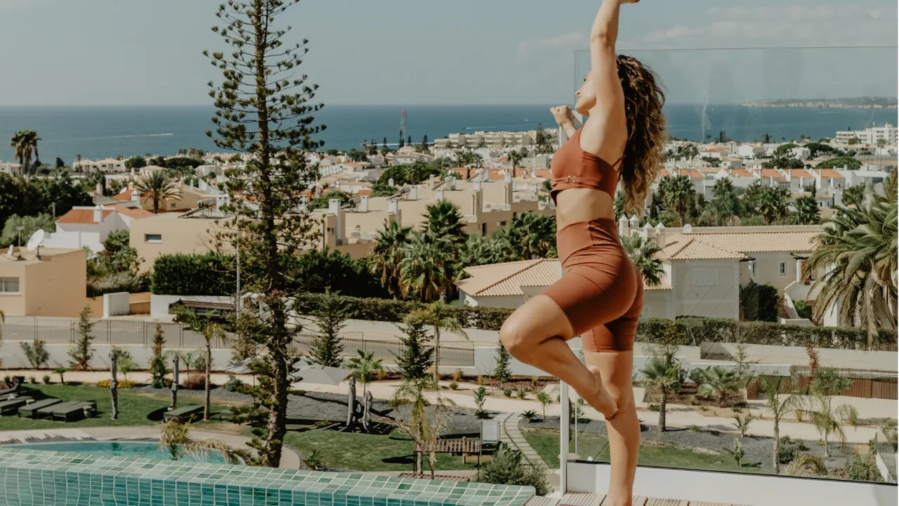 Halloween sem máscaras. Este hotel no Algarve tem brunch, piscina e aula de Pilates