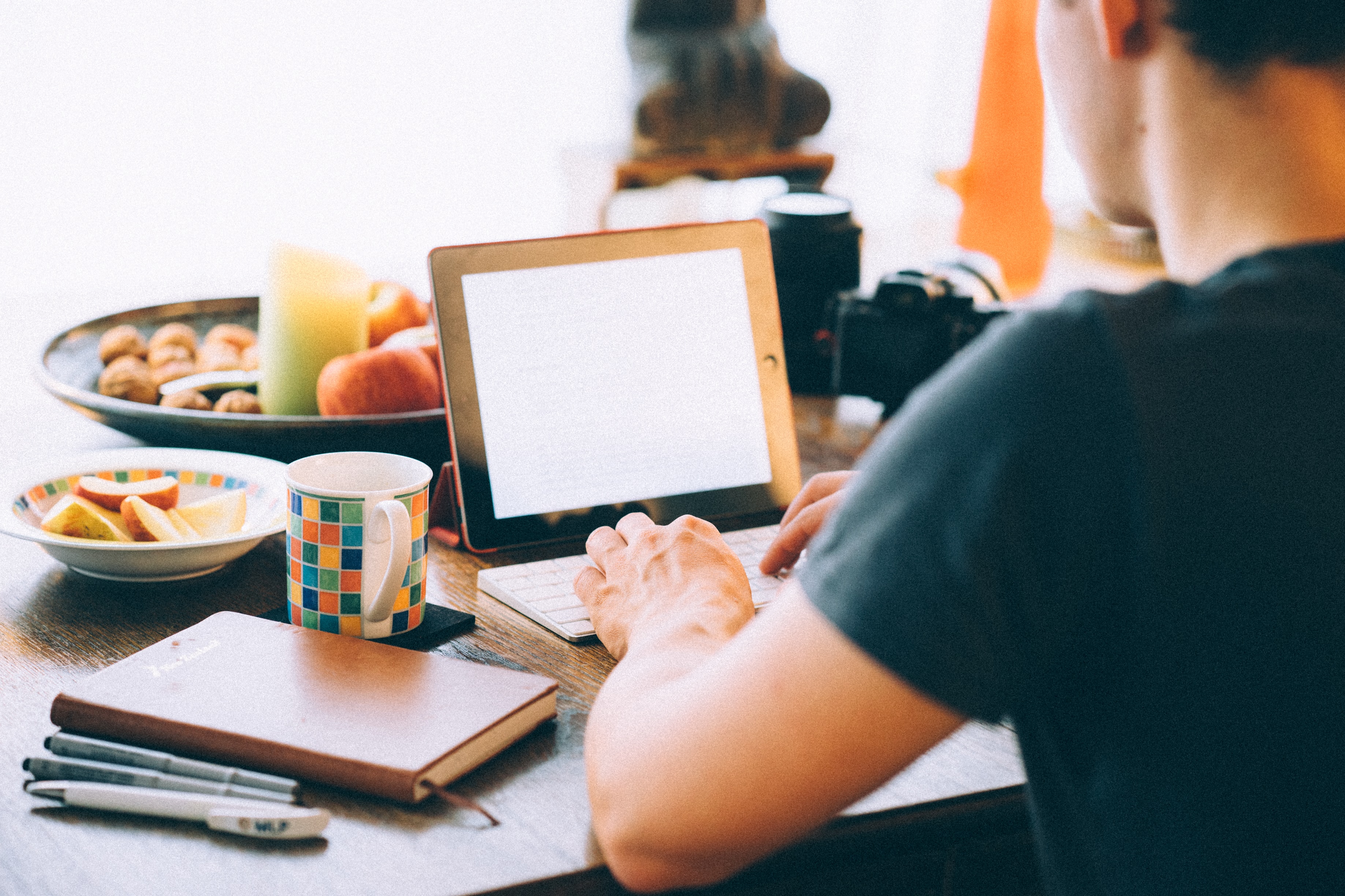 Saiu às 18h? Coloque o telemóvel em modo voo e desligue — mesmo em teletrabalho
